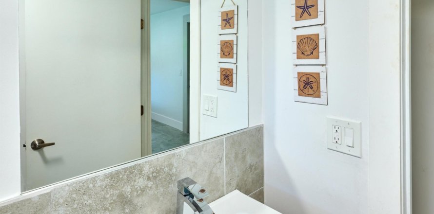 Apartment in Hollywood, Florida 1 bedroom, 52.03 sq.m. № 959378