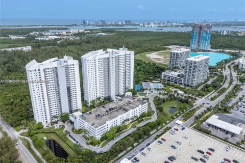 Condo in North Miami, Florida, 2 bedrooms  № 2401380
