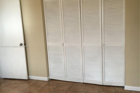 Снять в аренду кондоминиум в Норт-Майами, Флорида 2 спальни, 81.1м2, № 1945626 - фото 14