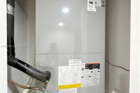 Купить кондоминиум в Майами, Флорида 2 спальни, 115.94м2, № 2024349 - фото 24