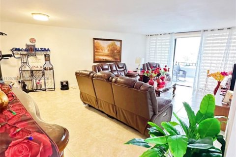 Купить кондоминиум в Майами, Флорида 2 спальни, 115.94м2, № 2024349 - фото 9