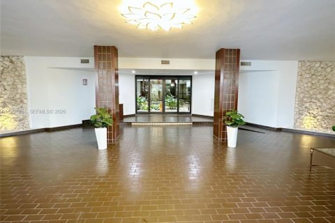 Купить кондоминиум в Майами, Флорида 2 спальни, 115.94м2, № 2024349 - фото 2
