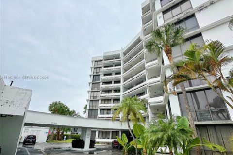 Кондоминиум с 2 спальнями в Майами, Флорида № 2024349