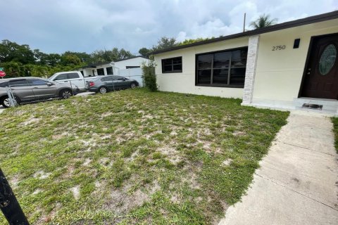 House in Miami Gardens, Florida 3 bedrooms, 136.01 sq.m. № 1849012 - photo 3