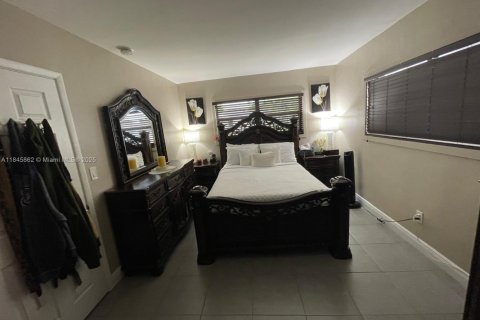 House in Miami Gardens, Florida 3 bedrooms, 136.01 sq.m. № 1849012 - photo 17