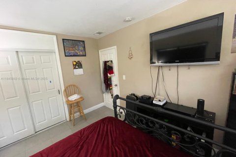 House in Miami Gardens, Florida 3 bedrooms, 136.01 sq.m. № 1849012 - photo 10