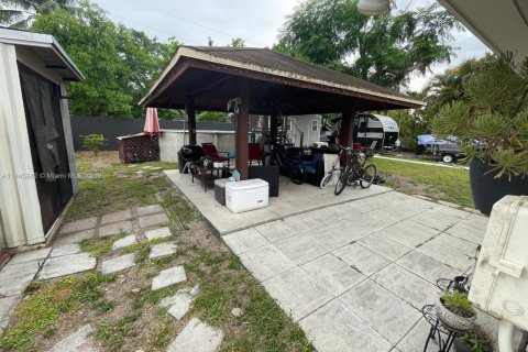 House in Miami Gardens, Florida 3 bedrooms, 136.01 sq.m. № 1849012 - photo 6