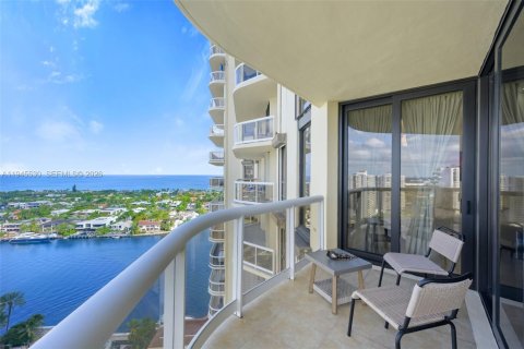 Condo in Aventura, Florida, 2 bedrooms  № 2002518 - photo 21
