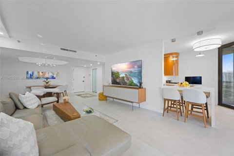 Condo in Aventura, Florida, 2 bedrooms  № 2002518 - photo 6
