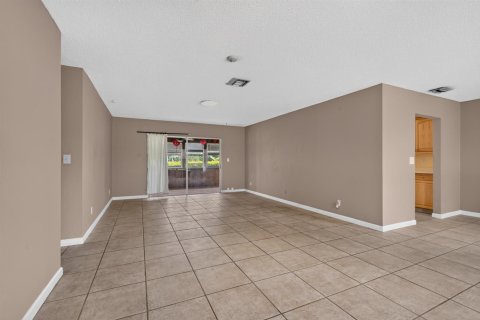Casa en venta en Royal Palm Beach, Florida, 3 dormitorios, 149.67 m2 № 2428507 - foto 9