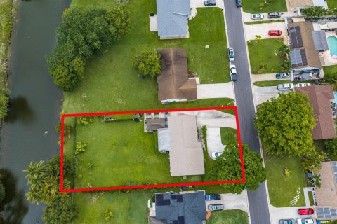 Casa en venta en Royal Palm Beach, Florida, 3 dormitorios, 149.67 m2 № 2428507 - foto 3