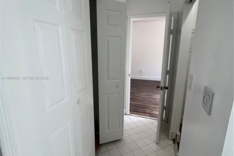 Townhouse in Homestead, Florida 3 bedrooms, 147.71 sq.m. № 2022096 - photo 24