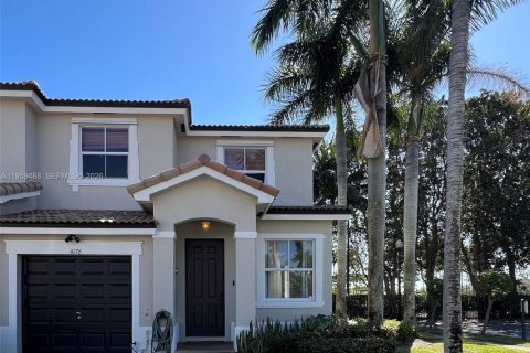 Townhouse in Homestead, Florida 3 bedrooms, 147.71 sq.m. № 2022096 - photo 1