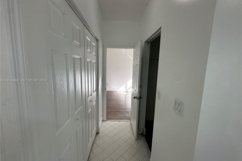 Townhouse in Homestead, Florida 3 bedrooms, 147.71 sq.m. № 2022096 - photo 18