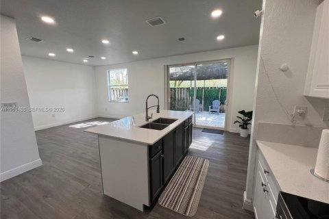 Townhouse in Homestead, Florida 3 bedrooms, 147.71 sq.m. № 2022096 - photo 7