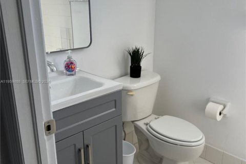 Townhouse in Homestead, Florida 3 bedrooms, 147.71 sq.m. № 2022096 - photo 28