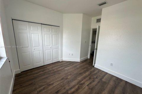 Townhouse in Homestead, Florida 3 bedrooms, 147.71 sq.m. № 2022096 - photo 26