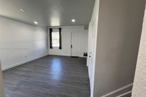 Townhouse in Homestead, Florida 3 bedrooms, 147.71 sq.m. № 2022096 - photo 5