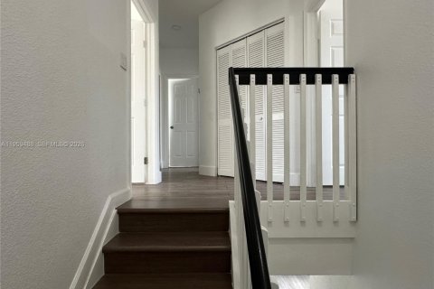 Townhouse in Homestead, Florida 3 bedrooms, 147.71 sq.m. № 2022096 - photo 12