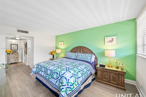 Copropriété à vendre à North Miami, Floride: 4 chambres, 254.74 m2 № 1977572 - photo 18