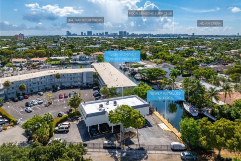 Copropriété à vendre à North Miami, Floride: 4 chambres, 254.74 m2 № 1977572 - photo 1