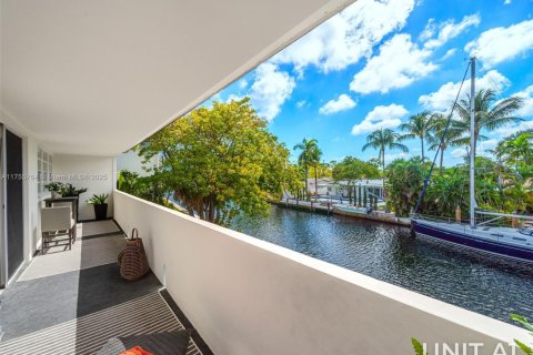 Copropriété à vendre à North Miami, Floride: 4 chambres, 254.74 m2 № 1977572 - photo 13