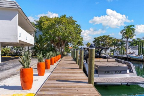 Купить кондоминиум в Норт-Майами, Флорида 4 спальни, 254.74м2, № 1977572 - фото 27