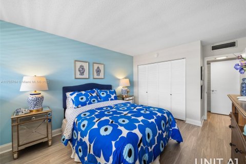 Copropriété à vendre à North Miami, Floride: 4 chambres, 254.74 m2 № 1977572 - photo 15