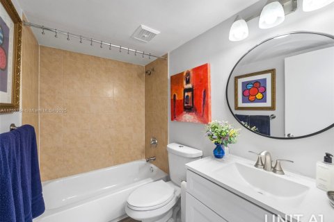 Copropriété à vendre à North Miami, Floride: 4 chambres, 254.74 m2 № 1977572 - photo 16