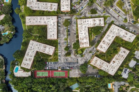 Condo in Wilton Manors, Florida, 2 bedrooms  № 1011856 - photo 1
