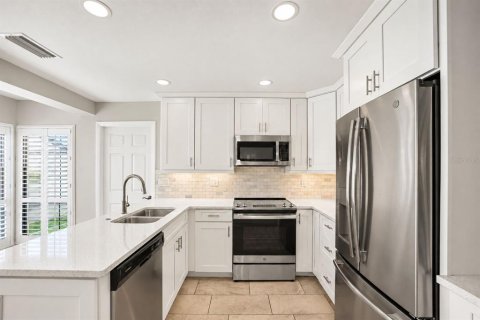 House in Palm Harbor, Florida 2 bedrooms, 113.34 sq.m. № 2399490 - photo 15