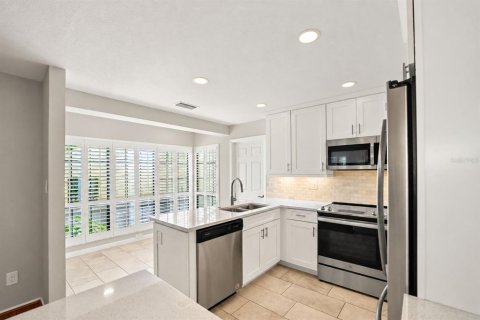 House in Palm Harbor, Florida 2 bedrooms, 113.34 sq.m. № 2399490 - photo 16