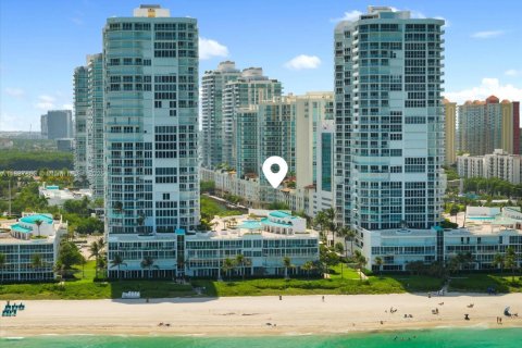 Condo in Sunny Isles Beach, Florida, 3 bedrooms  № 1828934 - photo 19