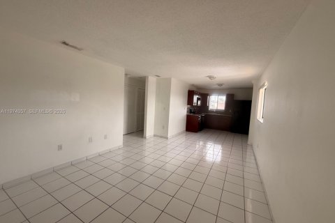 Снять в аренду кондоминиум в Хайалиа, Флорида 2 спальни, 72.28м2, № 2033649 - фото 15