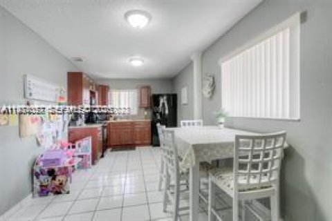 Снять в аренду кондоминиум в Хайалиа, Флорида 2 спальни, 72.28м2, № 2033649 - фото 8