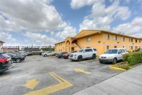 Снять в аренду кондоминиум в Хайалиа, Флорида 2 спальни, 72.28м2, № 2033649 - фото 2