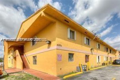 Кондоминиум с 2 спальнями в Хайалиа, Флорида № 2033649