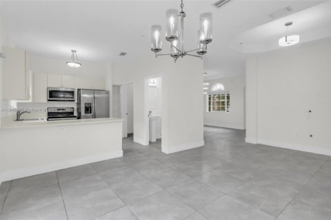 Casa en venta en Miramar, Florida, 3 dormitorios, 157.93 m2 № 1839399 - foto 12