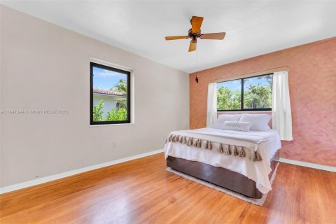 House in Miami Shores, Florida 3 bedrooms, 170.38 sq.m. № 1834033 - photo 13