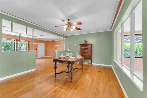 House in Miami Shores, Florida 3 bedrooms, 170.38 sq.m. № 1834033 - photo 28