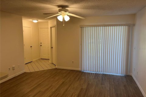 Copropriété à louer à Lake Mary, Floride: 3 chambres, 102.19 m2 № 2384006 - photo 2