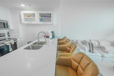 Купить кондоминиум в Майами, Флорида 1 спальня, 70.7м2, № 1897357 - фото 27