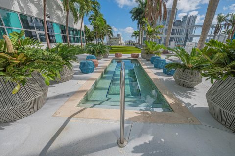 Купить кондоминиум в Майами, Флорида 1 спальня, 70.7м2, № 1897357 - фото 14