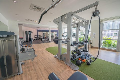 Купить кондоминиум в Майами, Флорида 1 спальня, 70.7м2, № 1897357 - фото 17