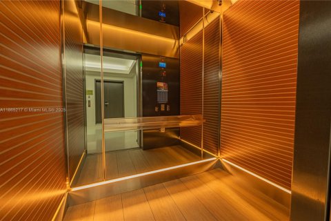 Купить кондоминиум в Майами, Флорида 1 спальня, 70.7м2, № 1897357 - фото 7
