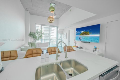 Купить кондоминиум в Майами, Флорида 1 спальня, 70.7м2, № 1897357 - фото 29