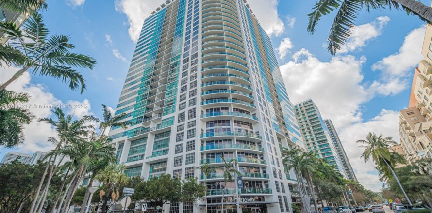 Кондоминиум с 1 спальней в Майами, Флорида № 1897357