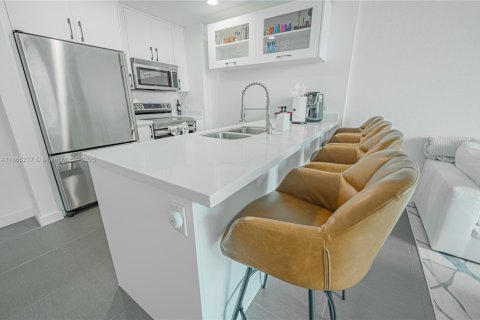 Купить кондоминиум в Майами, Флорида 1 спальня, 70.7м2, № 1897357 - фото 23