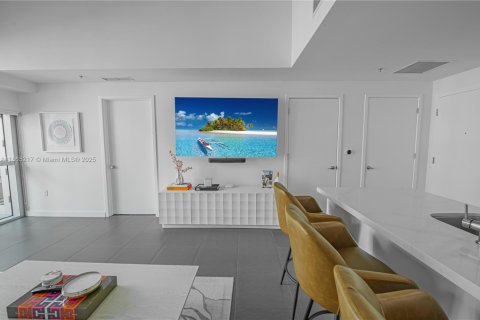 Купить кондоминиум в Майами, Флорида 1 спальня, 70.7м2, № 1897357 - фото 30
