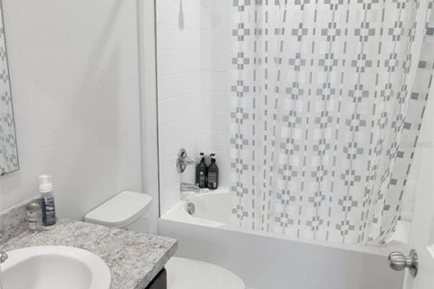 Villa ou maison à louer à Winter Haven, Floride: 3 chambres, 121.89 m2 № 2410139 - photo 8